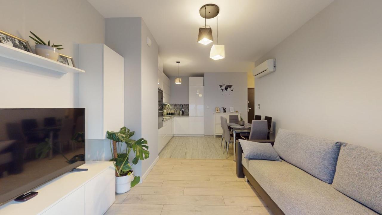 Family House Near The Market Square -Perfect For Family & Business Stays - Ksiecia Witolda Street 500 Steps To Market Square - 2 Bedrooms,2 Parking Places Wrocław Eksteriør billede