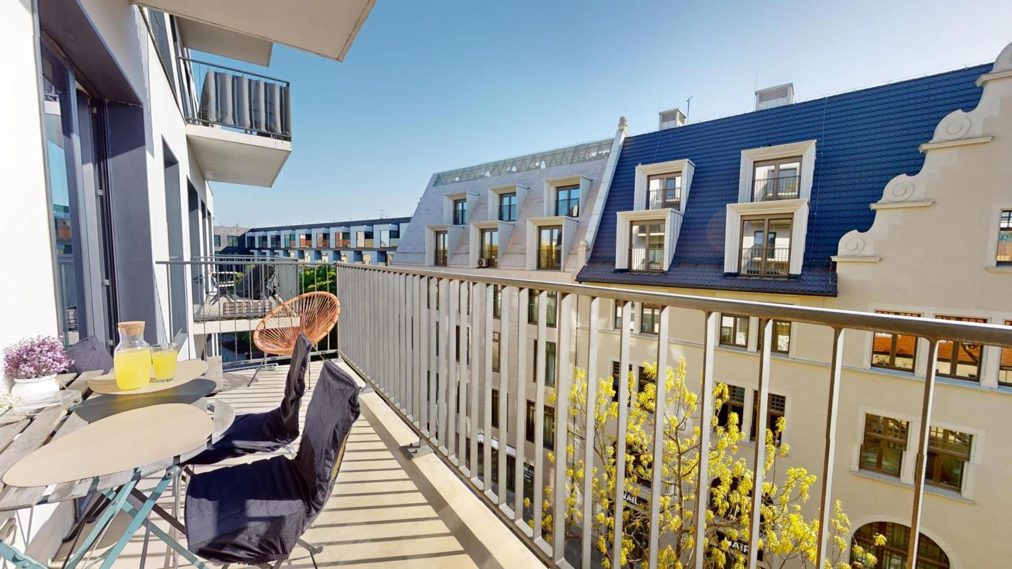 Family House Near The Market Square -Perfect For Family & Business Stays - Ksiecia Witolda Street 500 Steps To Market Square - 2 Bedrooms,2 Parking Places Wrocław Eksteriør billede